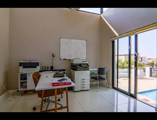 6 BEDROOM PROPERTY TO RENT IN COPPERLEAF ESTATE